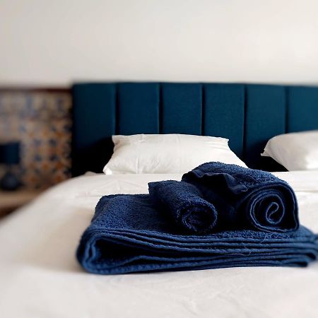 Rooms 10 Mins Walk From Train Station! Agualva-Cacem Εξωτερικό φωτογραφία