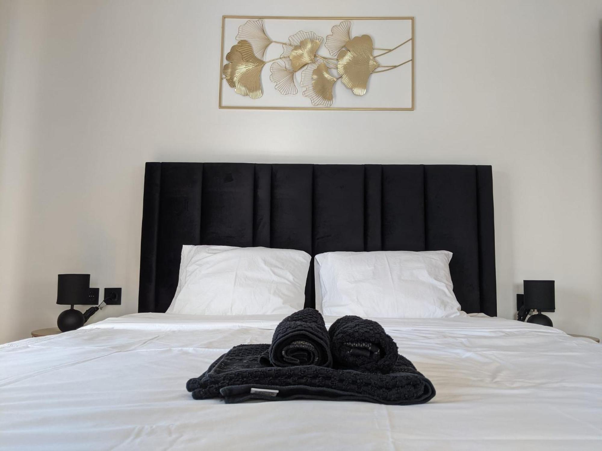 Rooms 10 Mins Walk From Train Station! Agualva-Cacem Εξωτερικό φωτογραφία