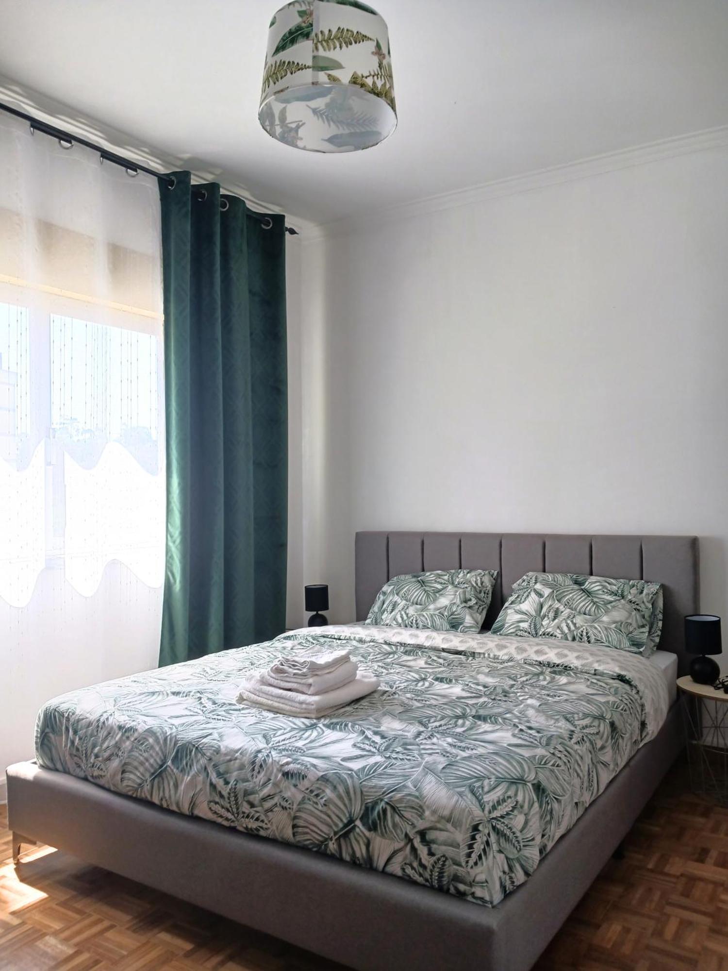 Rooms 10 Mins Walk From Train Station! Agualva-Cacem Εξωτερικό φωτογραφία