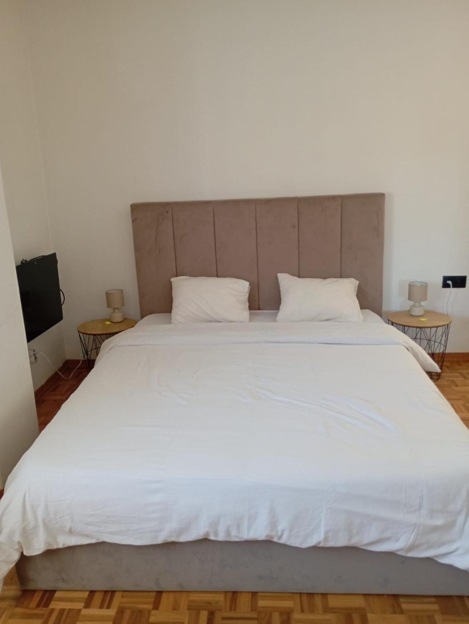 Rooms 10 Mins Walk From Train Station! Agualva-Cacem Εξωτερικό φωτογραφία
