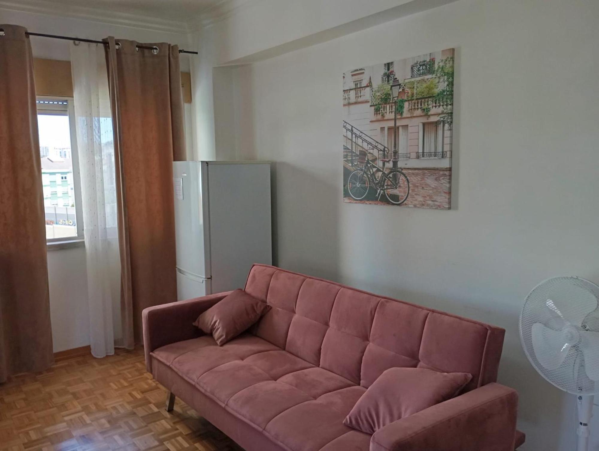 Rooms 10 Mins Walk From Train Station! Agualva-Cacem Εξωτερικό φωτογραφία
