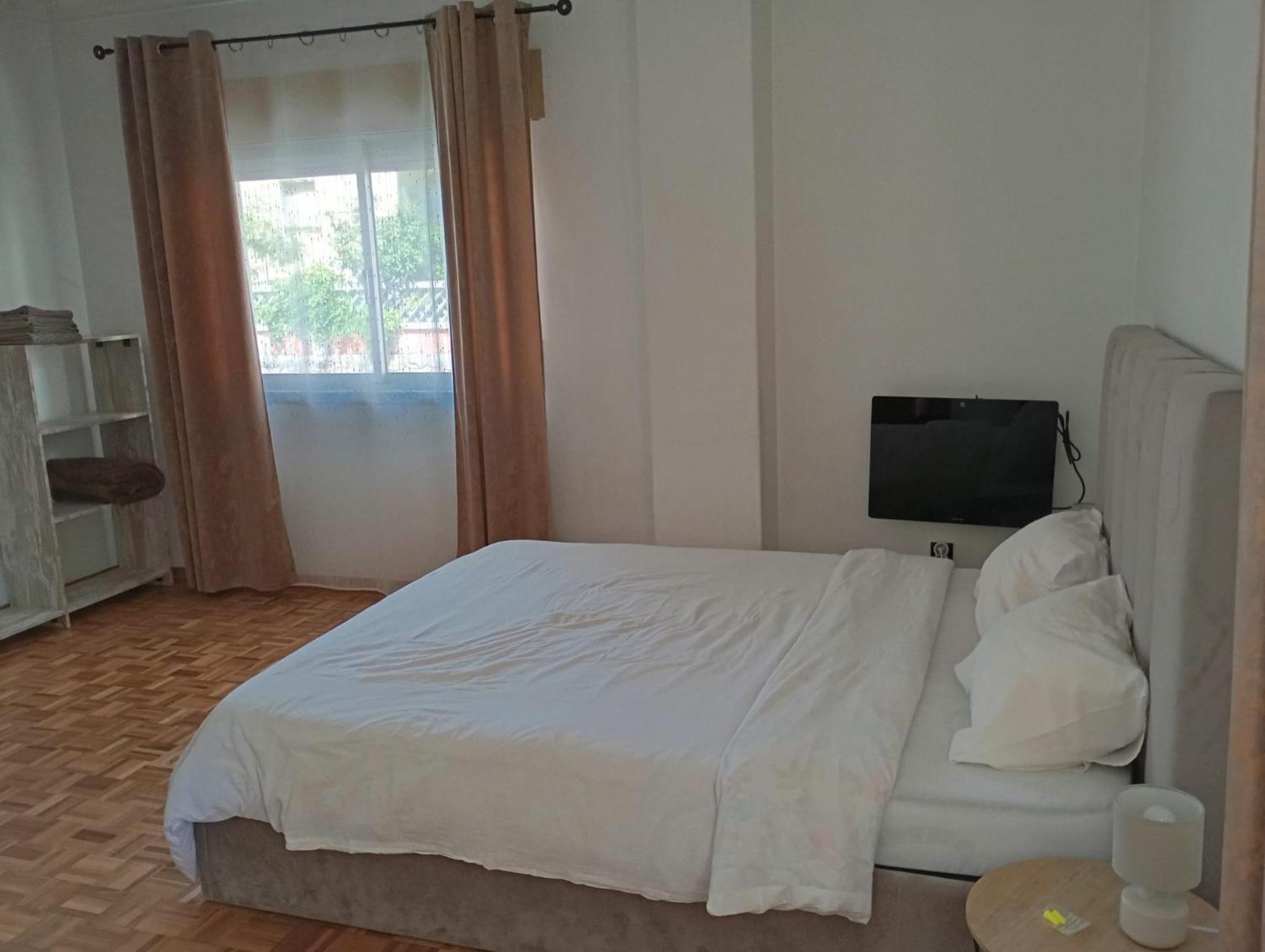 Rooms 10 Mins Walk From Train Station! Agualva-Cacem Εξωτερικό φωτογραφία